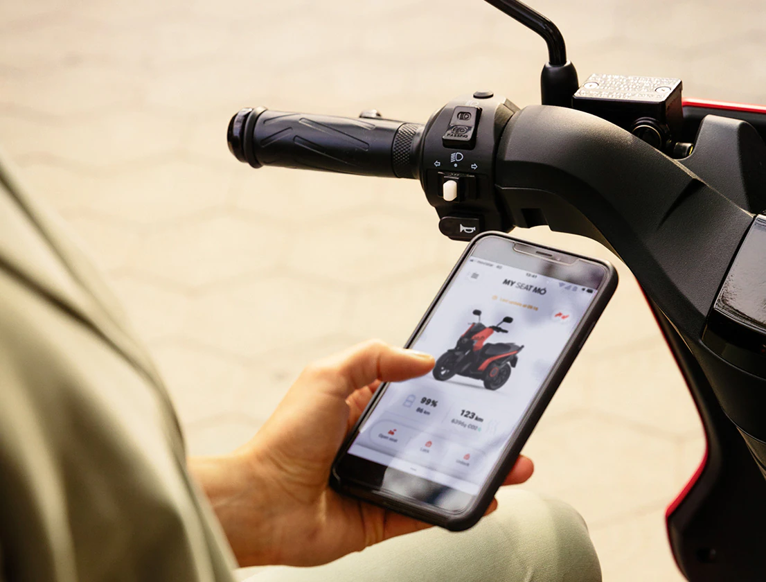 seat-mo-125-electric-scooter-keyless-connect-smartphone-app (1)